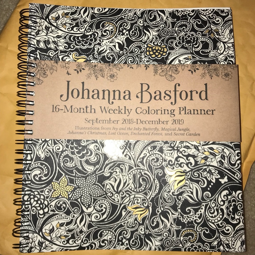 16- month weekly coloring planner